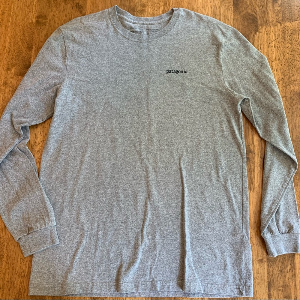 Patagonia Men's Heather Gray Long Sleeve Tee; Men’s Medium